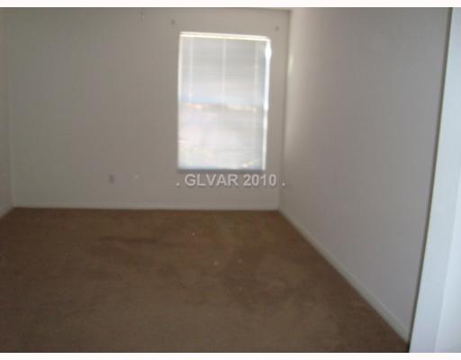 231 West Horizon Ridge Parkway, Unit 718 Henderson, NV 89012 - Photo 7 of 9 Master Bedroom.
