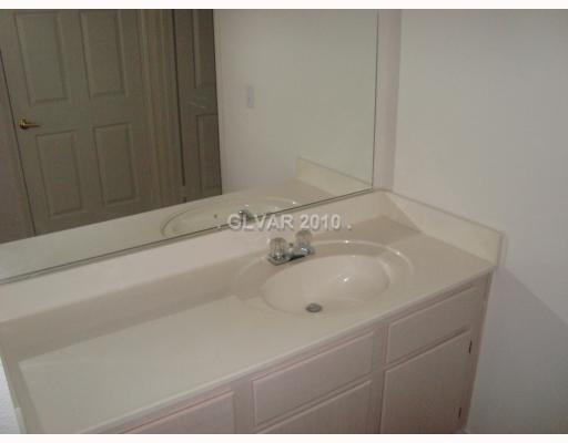 231 West Horizon Ridge Parkway, Unit 718 Henderson, NV 89012 - Photo 8 of 9 Master Bath/Spa.