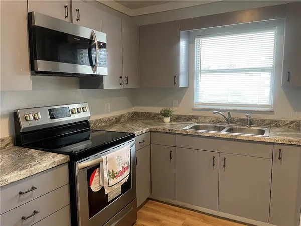 $1,600 | 211 Northwest Highway 441, Micanopy, FL 32667