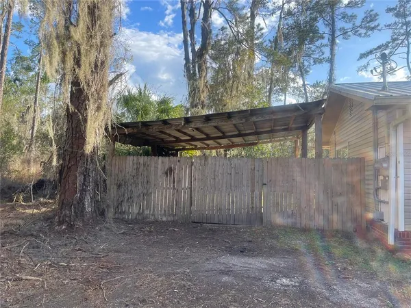 $1,600 | 211 Northwest Highway 441, Micanopy, FL 32667