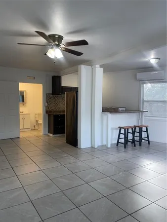 $1,600 | 211 Northwest Highway 441, Micanopy, FL 32667