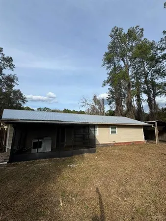 $1,600 | 211 Northwest Highway 441, Micanopy, FL 32667