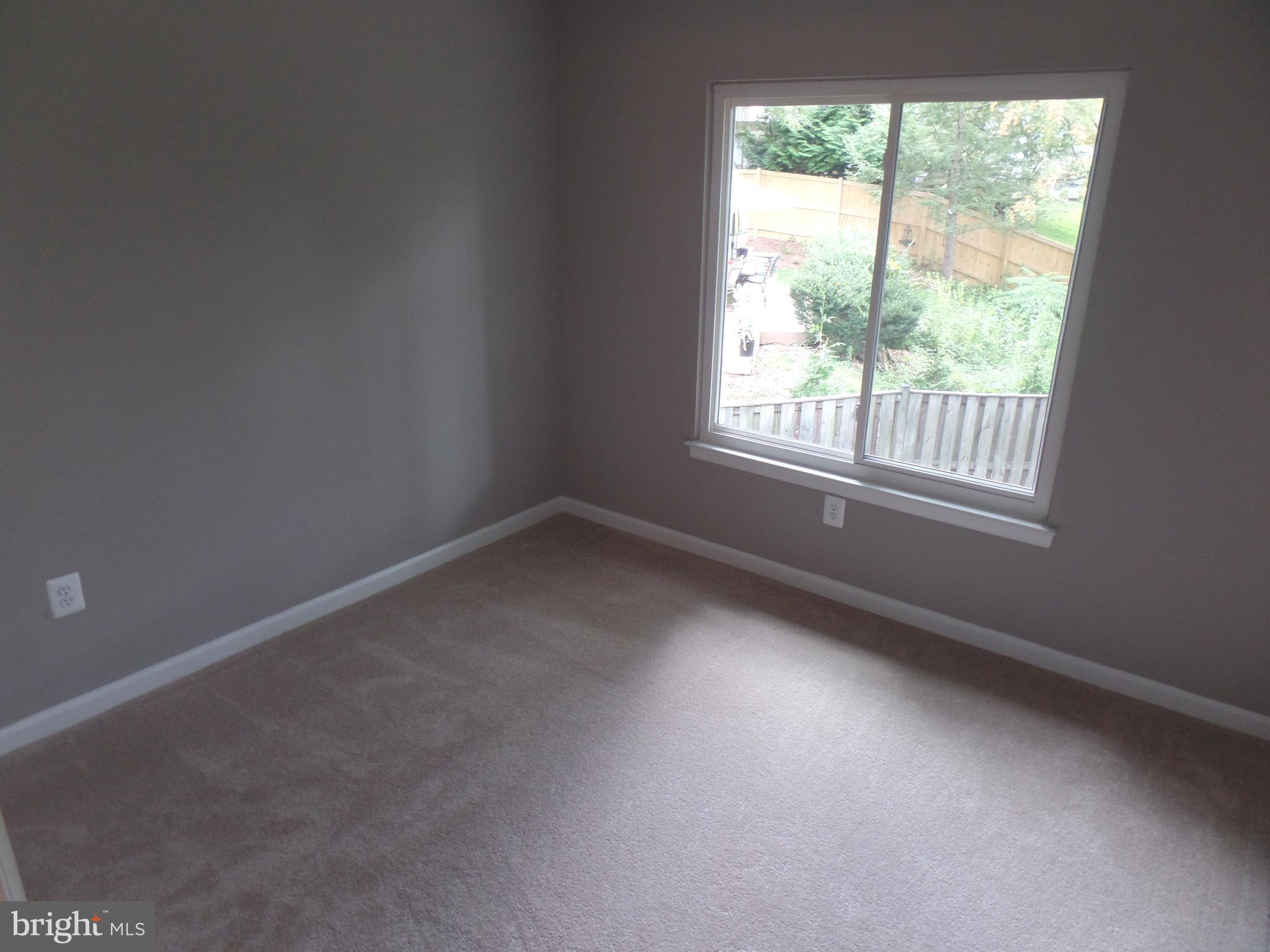 18940 Glendower Road Gaithersburg, MD 20879 - Photo 18 of 30 an empty room with a window