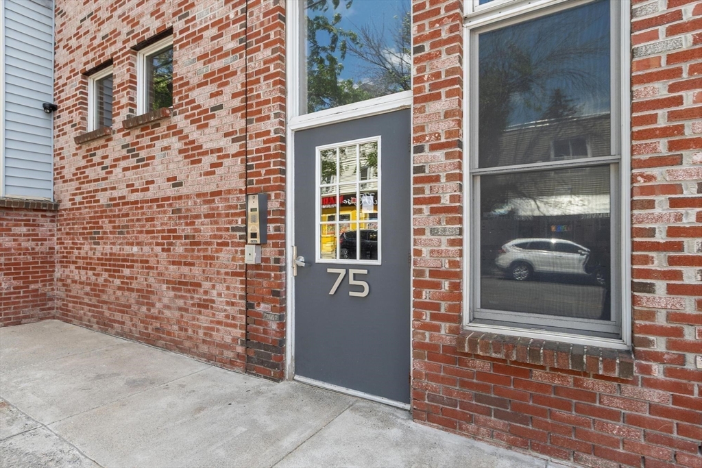 75 Walnut Street, Unit 302 Peabody, MA 01960 - Photo 2 of 31