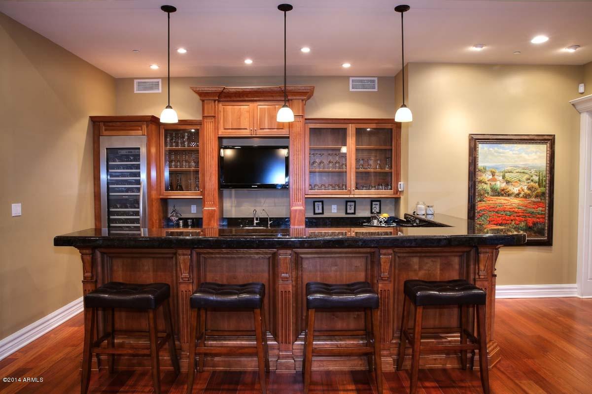 166 West Boca Raton Road Phoenix, AZ 85023 - Photo 15 of 49 Family & Wet Bar