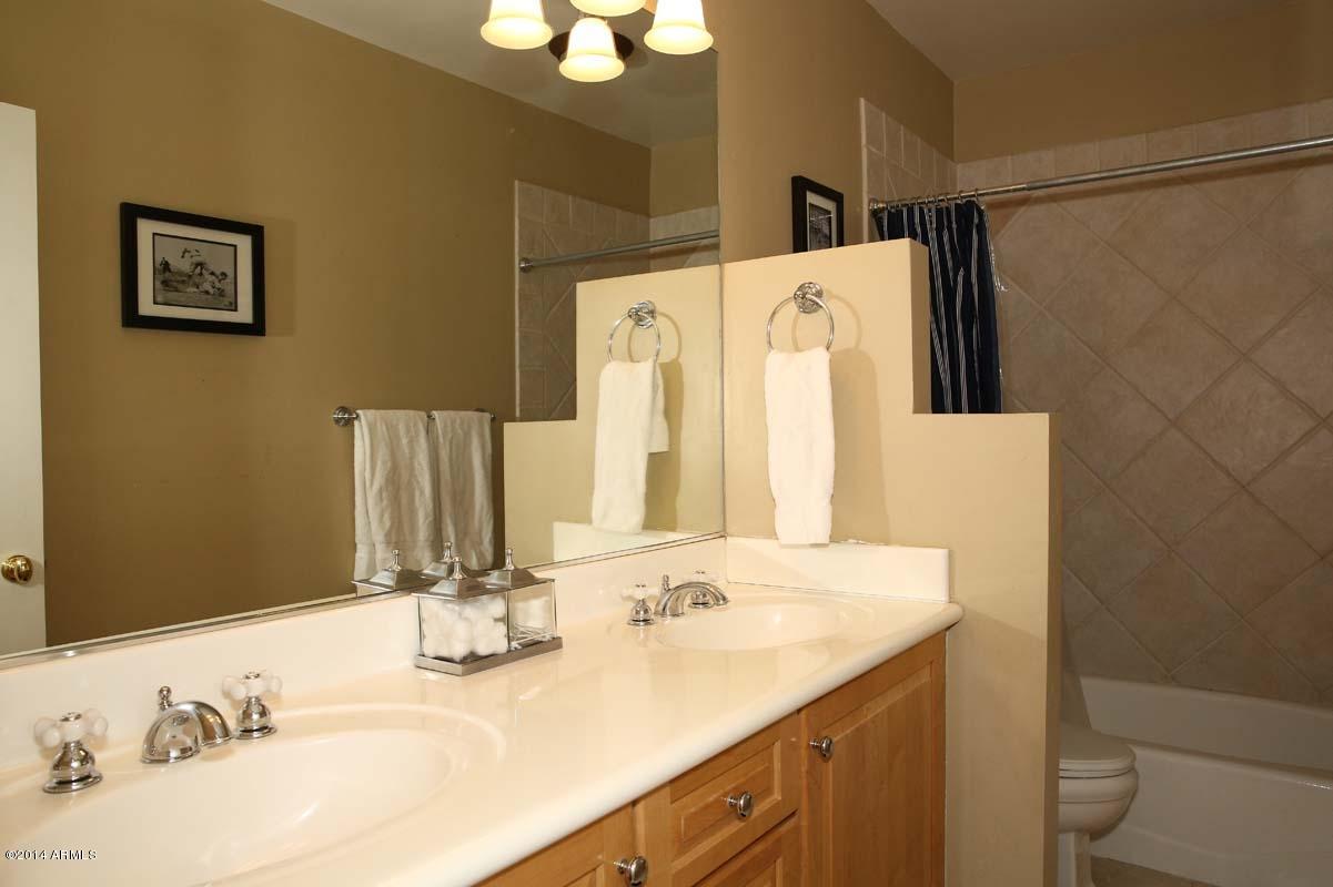 166 West Boca Raton Road Phoenix, AZ 85023 - Photo 34 of 49 Hall Bath