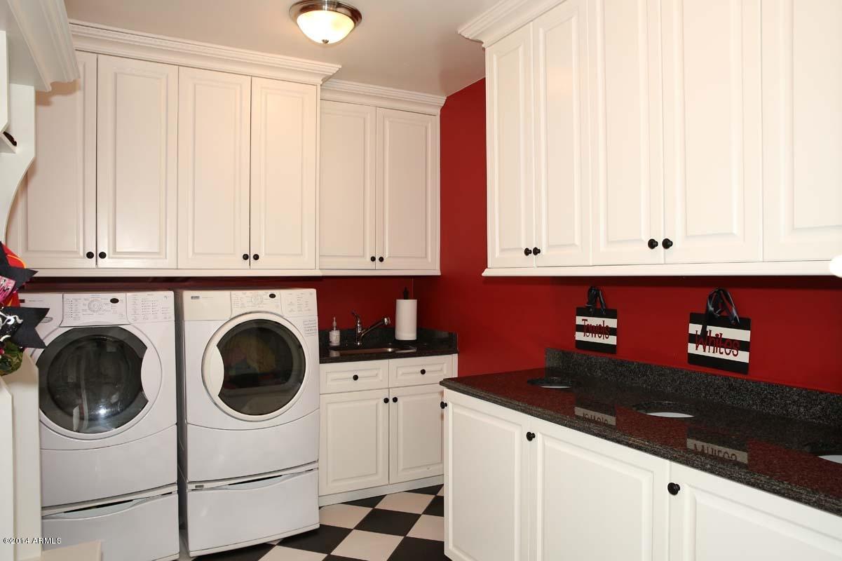 166 West Boca Raton Road Phoenix, AZ 85023 - Photo 40 of 49 Laundry Room w/ Sink