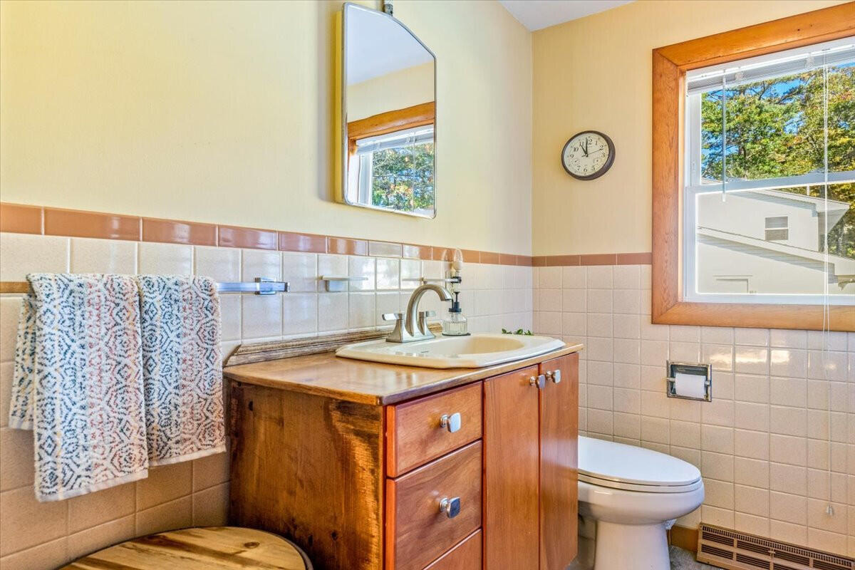 100 Swifts Beach Road Wareham, MA 02571 - Photo 13 of 35 100SwiftsBeachRd_25844_13