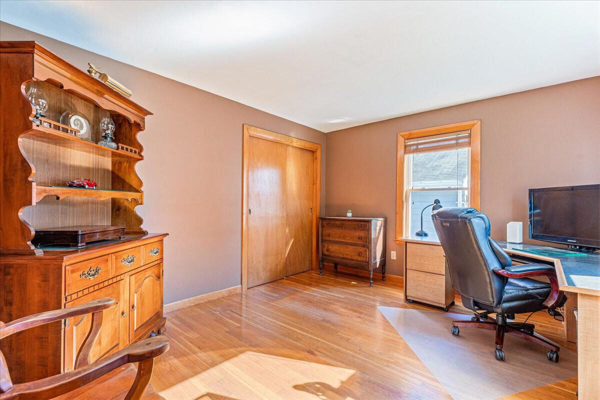 100 Swifts Beach Road Wareham, MA 02571 - Photo 16 of 35 100SwiftsBeachRd_25844_16