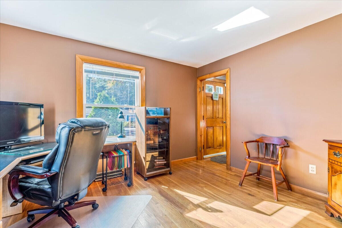 100 Swifts Beach Road Wareham, MA 02571 - Photo 17 of 35 100SwiftsBeachRd_25844_17
