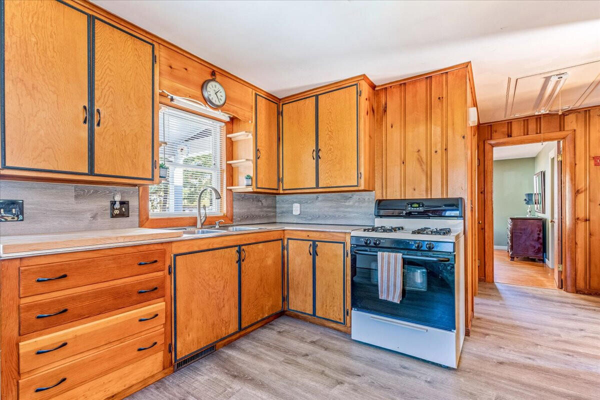 100 Swifts Beach Road Wareham, MA 02571 - Photo 5 of 35 100SwiftsBeachRd_25844_5