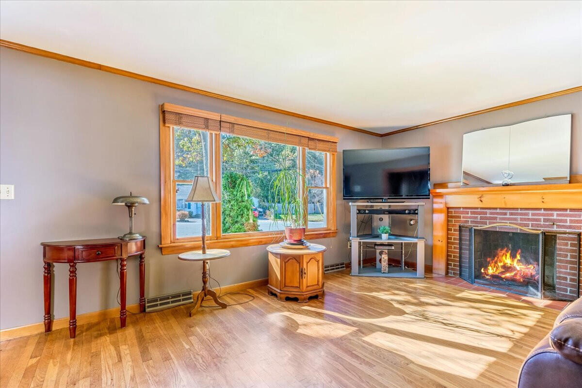 100 Swifts Beach Road Wareham, MA 02571 - Photo 7 of 35 100SwiftsBeachRd_25844_7