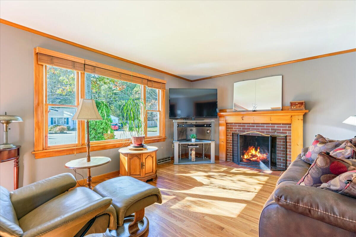 100 Swifts Beach Road Wareham, MA 02571 - Photo 10 of 35 100SwiftsBeachRd_25844_10