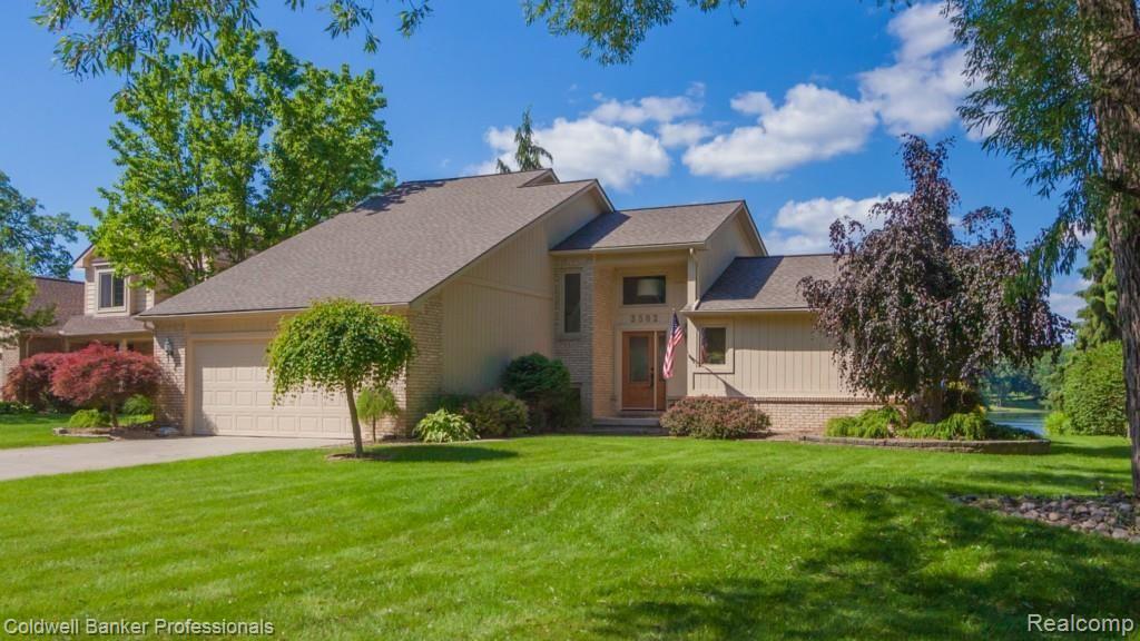 3502 Lexington Road Waterford, MI 48328 - Photo 1 of 27 IMG_2191-2.jpg