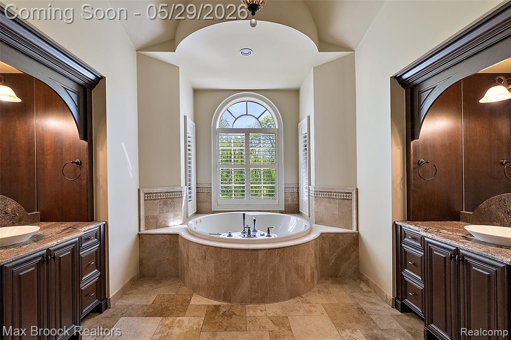 9716 Hadley Road Clarkston, MI 48348 - Photo 14 of 39