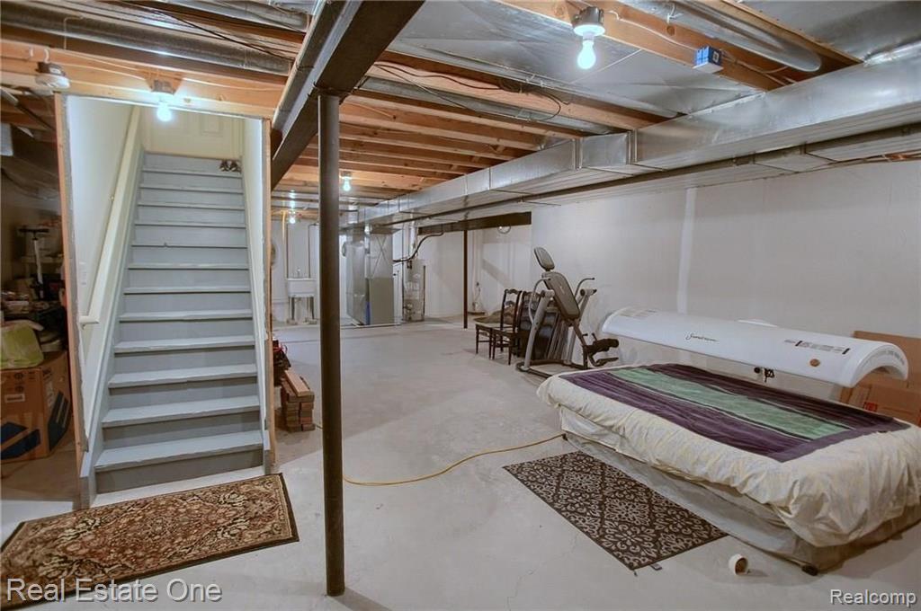 2054 Baron Rochester Hills, MI 48307 - Photo 30 of 32