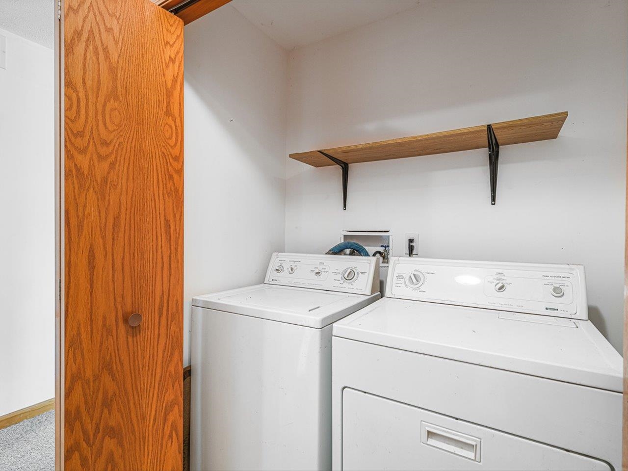 1106 Drexel Road Lake Summerset, IL 61019 - Photo 34 of 43 a utility room with dryer and washer