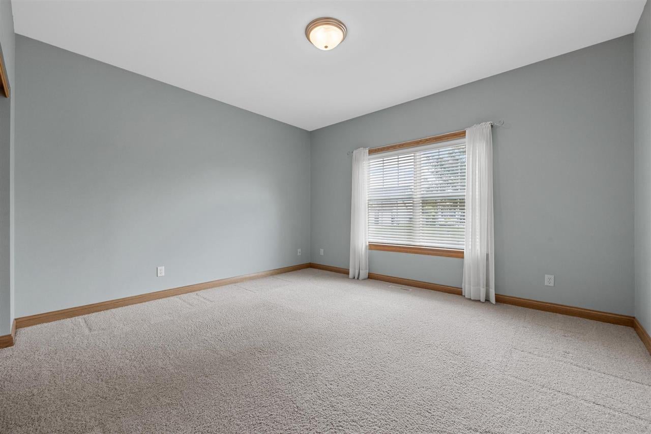 2230 Newcastle Road Marion, IA 52302 - Photo 31 of 41 Gallery Image 31