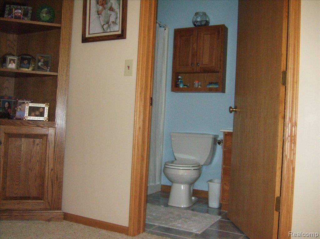 2285 East Jones Road Howell, MI 48855 - Photo 10 of 14 11