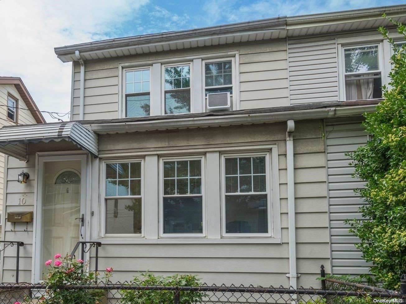 a view of a house outdoor space