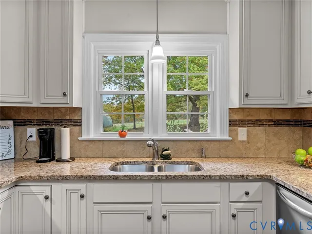 $450,000 | 21800 Patrick Henry Highway, Jetersville, VA 23083