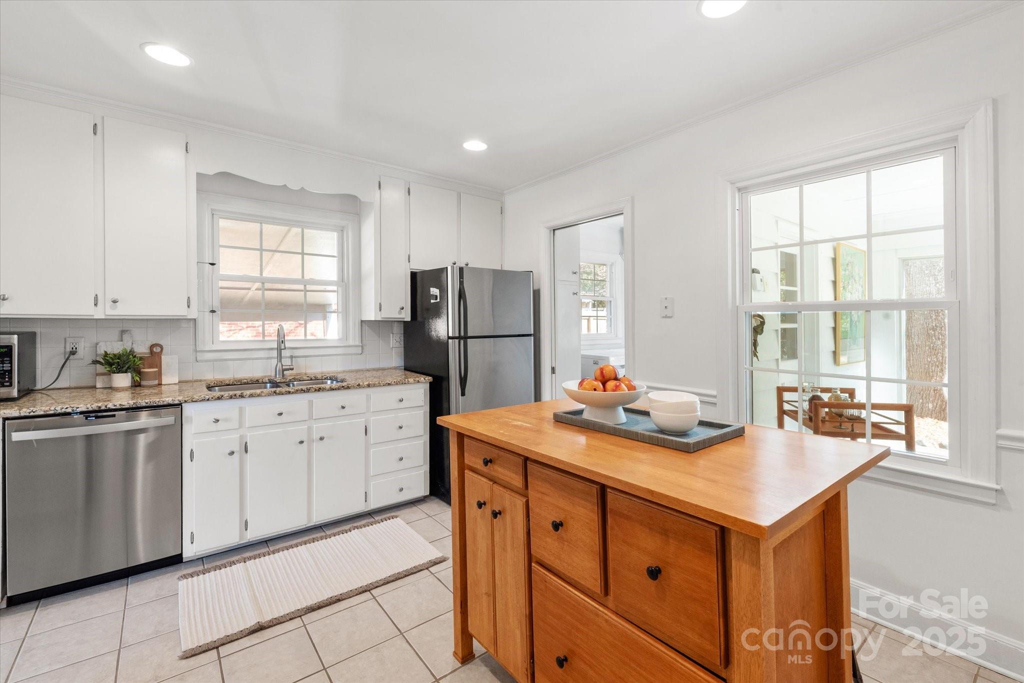 5435 Farmbrook Drive Charlotte, NC 28210 - Photo 12 of 35