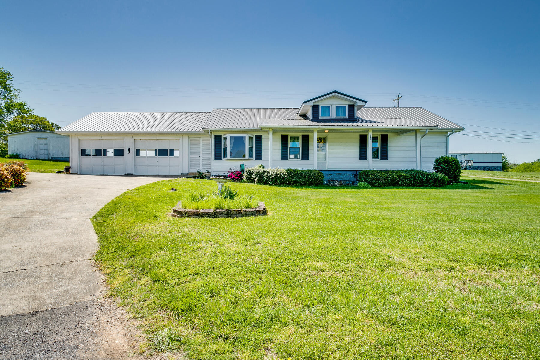 122 Flag Branch Road Greeneville, TN 37743 - Photo 1 of 32 001
