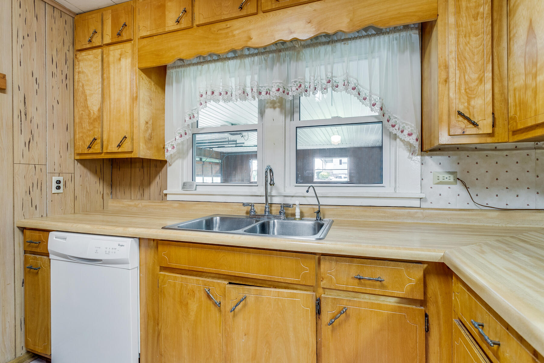 122 Flag Branch Road Greeneville, TN 37743 - Photo 13 of 32 013