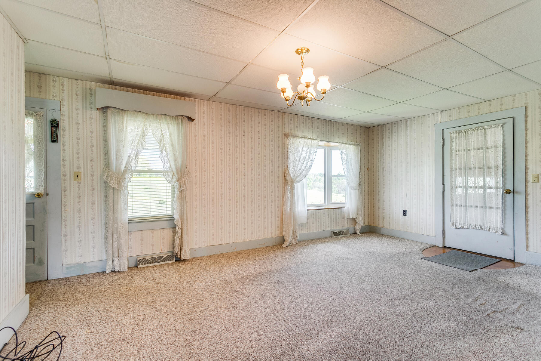 122 Flag Branch Road Greeneville, TN 37743 - Photo 7 of 32 007