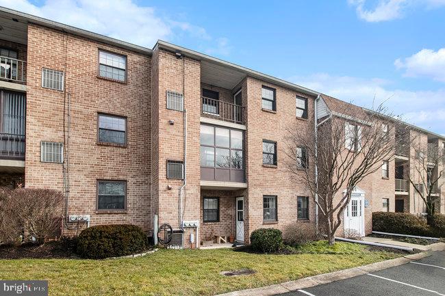 131 Riversedge Drive, Unit CONDO 131 Norristown, PA 19403 - Photo 3 of 20 Gallery Image 3