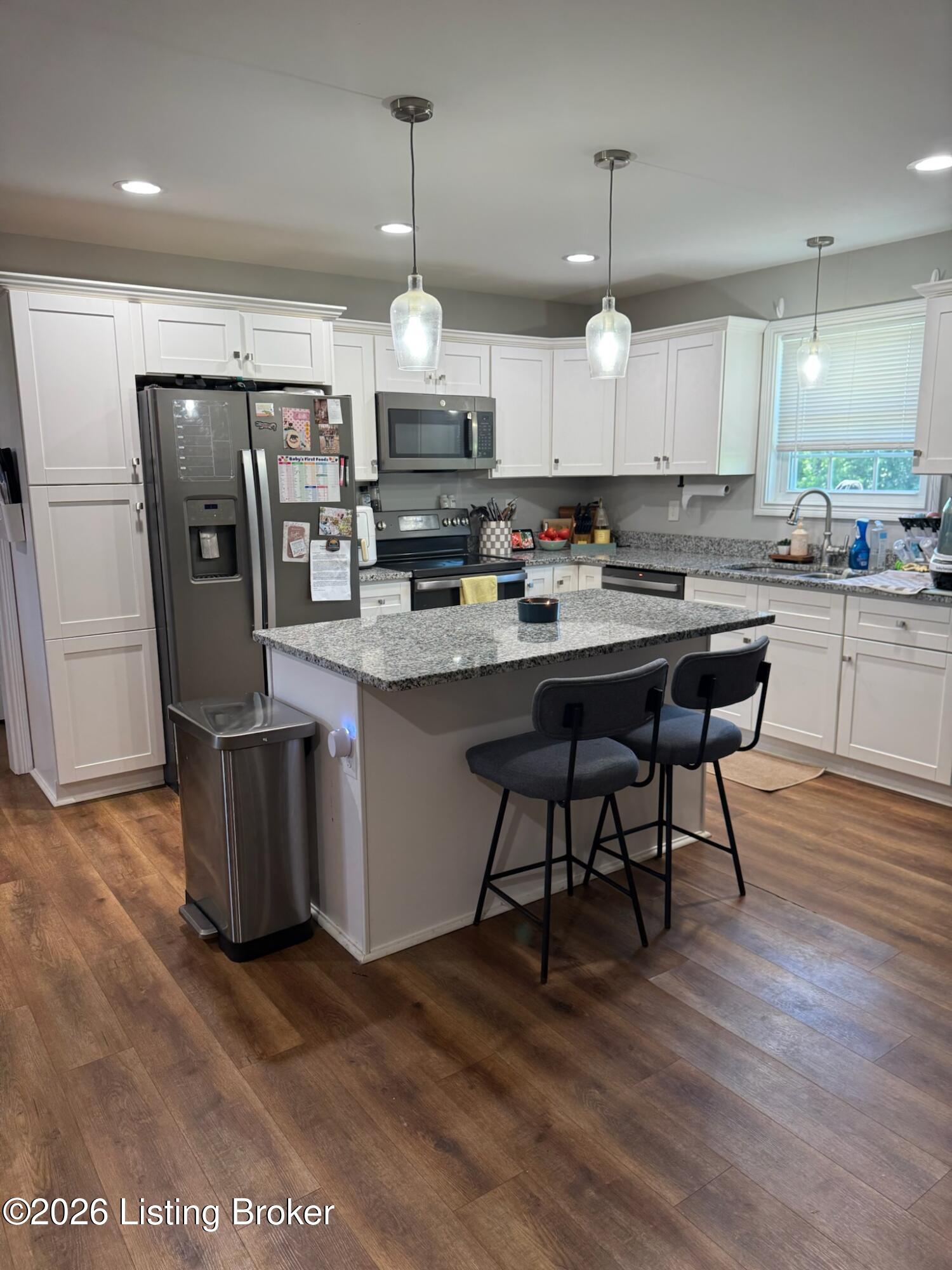 22 Temple Drive Springfield, KY 40069 - Photo 6 of 14 Kitchen