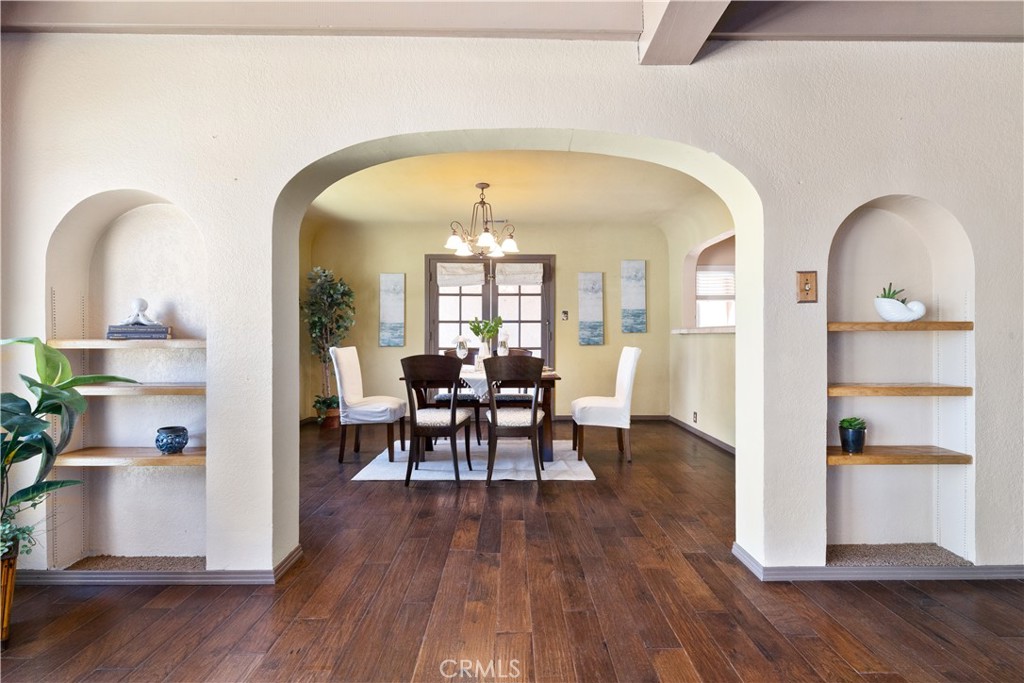 1024 Robin Circle Arroyo Grande, CA 93420 - Photo 12 of 35 a view of a livingroom with furniture and hardwood floor