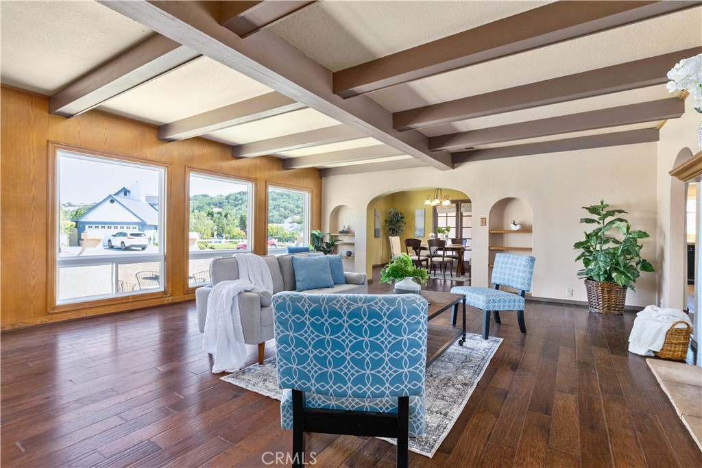 1024 Robin Circle Arroyo Grande, CA 93420 - Photo 3 of 35 a living room with furniture and wooden floor