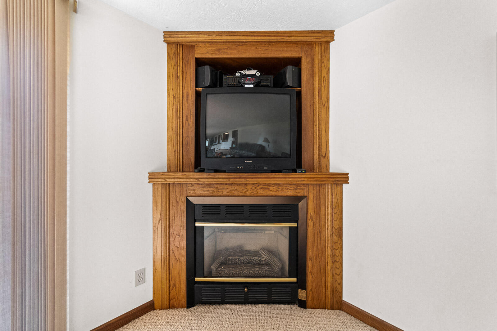 19976 Highway 60 Three Rivers, MI 49093 - Photo 18 of 65 19976 Main House (40 of 47)