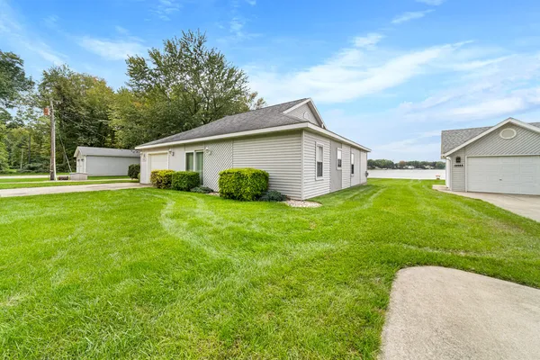 $969,000 | 19976 Highway 60, Three Rivers, MI 49093