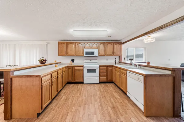 $969,000 | 19976 Highway 60, Three Rivers, MI 49093