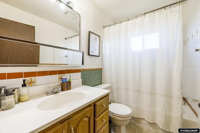 $289,999 | 6622 Cherokee Lane, Casper, WY 82604