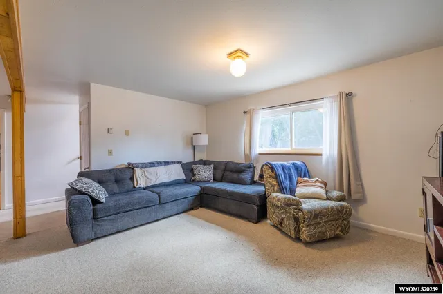 $289,999 | 6622 Cherokee Lane, Casper, WY 82604