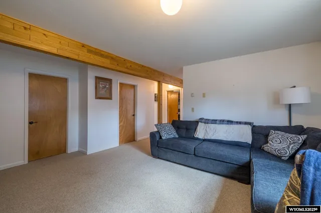 $289,999 | 6622 Cherokee Lane, Casper, WY 82604