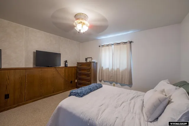 $289,999 | 6622 Cherokee Lane, Casper, WY 82604