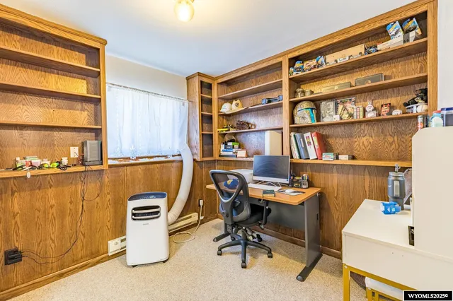 $289,999 | 6622 Cherokee Lane, Casper, WY 82604