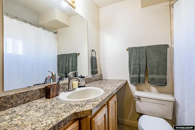 $289,999 | 6622 Cherokee Lane, Casper, WY 82604