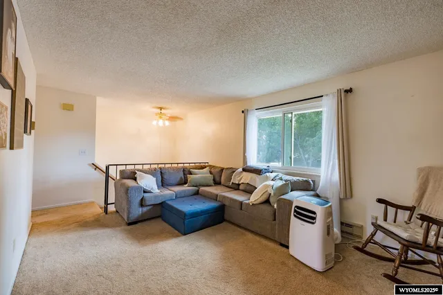 $289,999 | 6622 Cherokee Lane, Casper, WY 82604