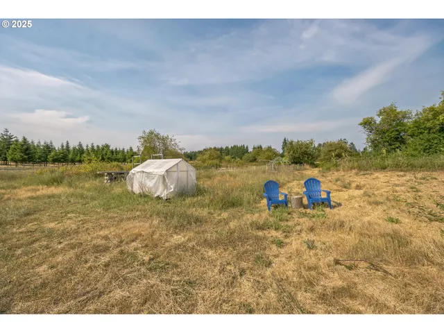 a view of a lake with houses