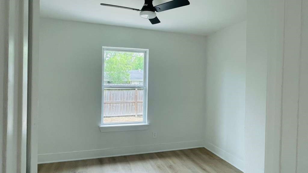 9110 Heatherside Street Houston, TX 77016 - Photo 10 of 15