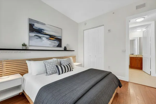 $3,750 | 1607 Ponce De Leon, Unit 10C, Coral Gables, FL 33134