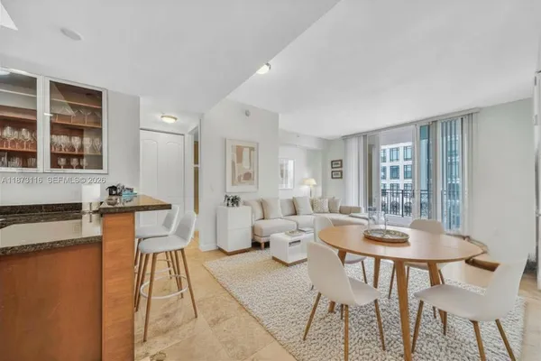 $3,750 | 1607 Ponce De Leon, Unit 10C, Coral Gables, FL 33134