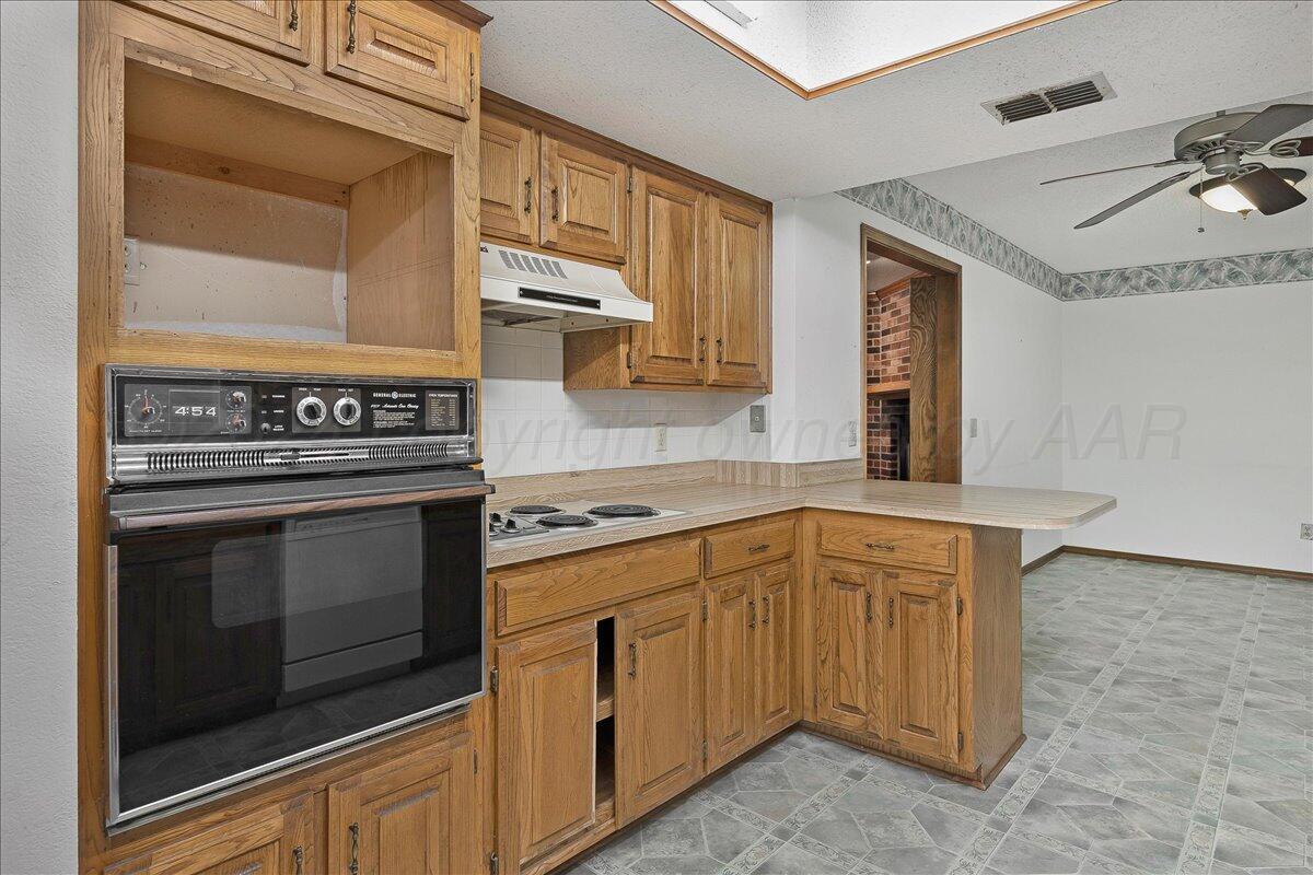 3900 Ozark Trail Amarillo, TX 79109 - Photo 10 of 22 10-Kitchen 4