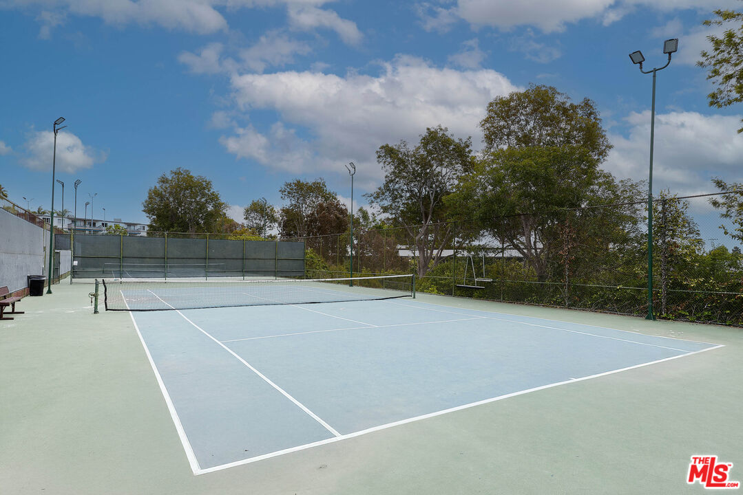 7740 Redlands Street, Unit G1095 Playa del Rey, CA 90293 - Photo 19 of 25 a view of a basket ball ground