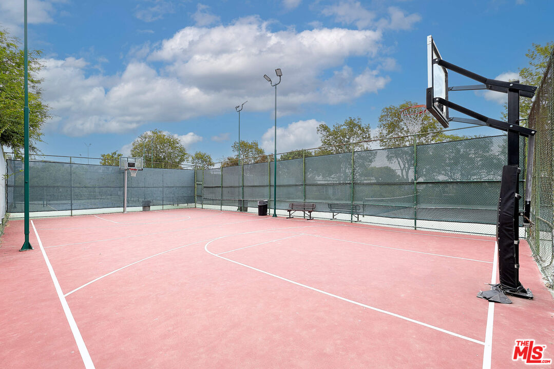 7740 Redlands Street, Unit G1095 Playa del Rey, CA 90293 - Photo 20 of 25 a view of a basket ball ground